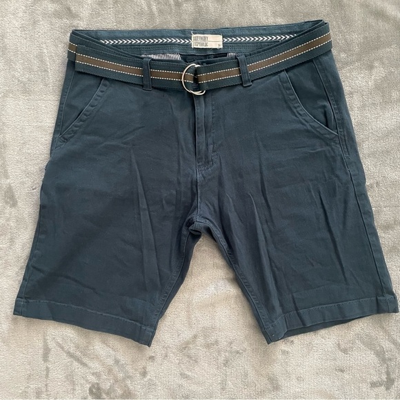 Refinery Republic Belted Chino Shorts Set of 2 Yellow and Navy Both Size 32 - Picture 2 of 10